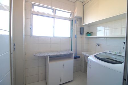 Apartamento à venda com 64m², 2 quartos e 1 vagaÁrea de Serviço