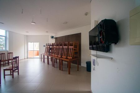 Apartamento para alugar com 58m², 2 quartos e 1 vaga Apartamento para alugar com 58m², 2 quartos e 1 vagaÁrea comum - Salão de festas 2
