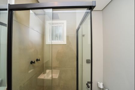 Casa à venda com 330m², 3 quartos e 8 vagas Casa à venda com 330m², 3 quartos e 8 vagasBanheiro Social