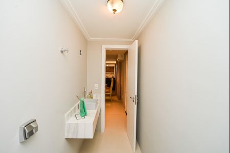 Casa à venda com 330m², 3 quartos e 8 vagas Casa à venda com 330m², 3 quartos e 8 vagasLavabo