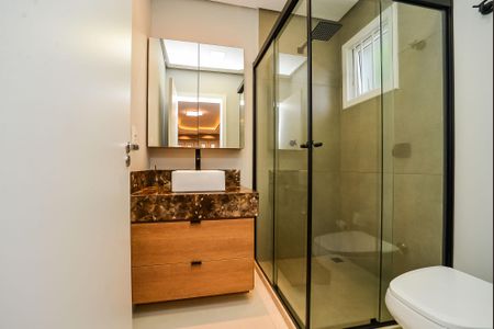 Casa à venda com 330m², 3 quartos e 8 vagas Casa à venda com 330m², 3 quartos e 8 vagasBanheiro Social