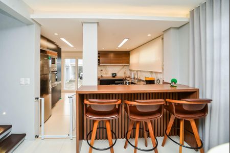 Casa à venda com 330m², 3 quartos e 8 vagas Casa à venda com 330m², 3 quartos e 8 vagasCozinha