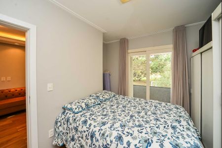 Casa à venda com 330m², 3 quartos e 8 vagas Casa à venda com 330m², 3 quartos e 8 vagasQuarto