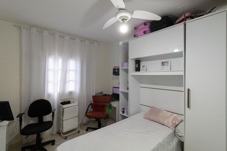Casa à venda com 200m², 3 quartos e 2 vagasCasa 1 - Quarto 1