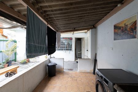 Casa à venda com 200m², 3 quartos e 2 vagasCasa 1 - Área de Serviço