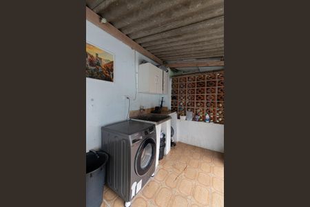 Casa à venda com 200m², 3 quartos e 2 vagasCasa 1 - Área de Serviço