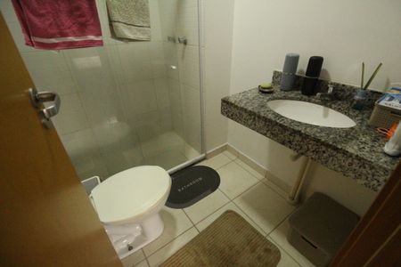 Apartamento à venda com 82m², 3 quartos e 1 vagaBanheiro da suíte 2