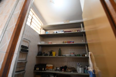 Casa à venda com 330m², 3 quartos e 6 vagasCozinha - Despensa