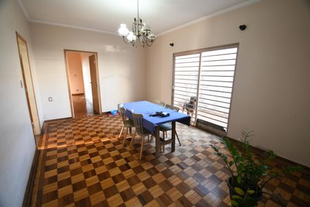 Casa à venda com 330m², 3 quartos e 6 vagasSala de Jantar