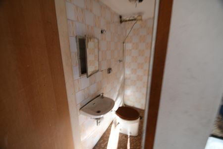 Casa à venda com 330m², 3 quartos e 6 vagasBanheiro de serviço