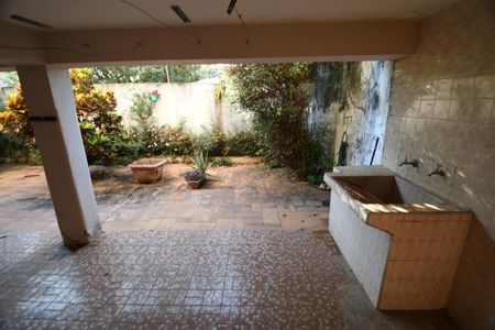 Casa à venda com 330m², 3 quartos e 6 vagasÁrea de Serviço