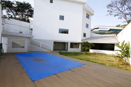Casa para alugar com 417m², 5 quartos e 5 vagasPiscina