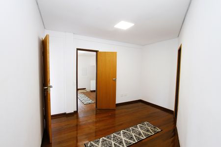 Casa para alugar com 417m², 5 quartos e 5 vagasQuarto 3