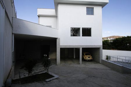 Casa para alugar com 417m², 5 quartos e 5 vagasGaragem