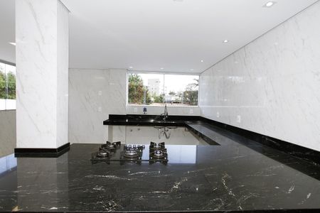 Casa para alugar com 417m², 5 quartos e 5 vagasCozinha