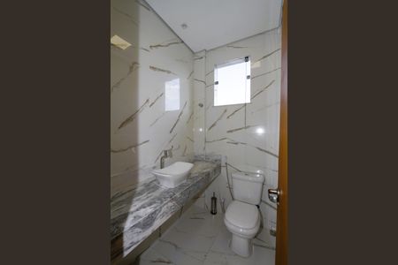 Casa para alugar com 417m², 5 quartos e 5 vagasLavabo