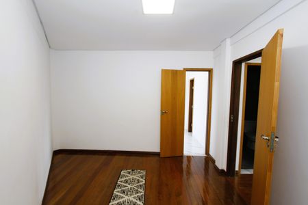Casa para alugar com 417m², 5 quartos e 5 vagasQuarto 3