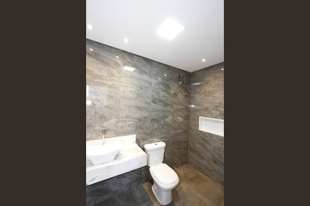 Casa para alugar com 417m², 5 quartos e 5 vagasBanheiro 2