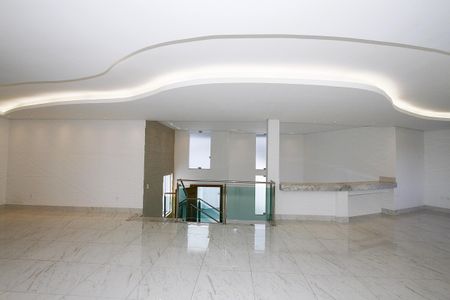 Casa para alugar com 417m², 5 quartos e 5 vagasSala