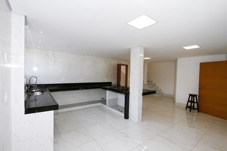 Casa para alugar com 417m², 5 quartos e 5 vagasCozinha