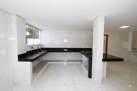 Casa para alugar com 417m², 5 quartos e 5 vagasCozinha