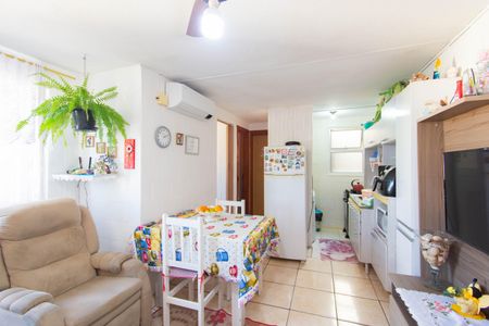 Sala de apartamento para alugar com 2 quartos, 42m² em Olaria, Canoas