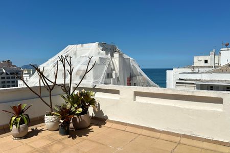 Apartamento à venda com 152m², 4 quartos e sem vagaÁrea comum