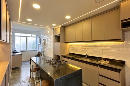 Apartamento à venda com 152m², 4 quartos e sem vagaCozinha