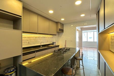 Apartamento à venda com 152m², 4 quartos e sem vagaCozinha