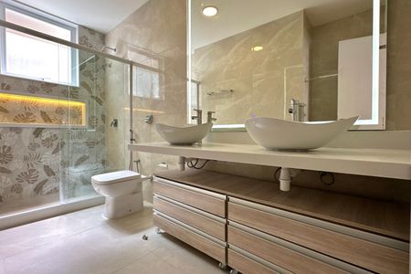 Apartamento à venda com 152m², 4 quartos e sem vagaSuíte 02 Banheiro