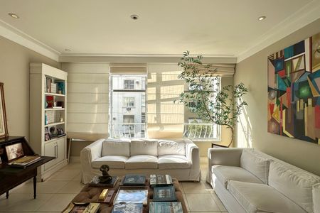 Apartamento à venda com 167m², 3 quartos e 1 vaga Apartamento à venda com 167m², 3 quartos e 1 vagaSala