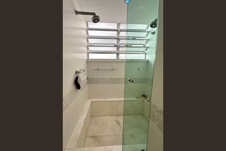 Apartamento à venda com 167m², 3 quartos e 1 vaga Apartamento à venda com 167m², 3 quartos e 1 vagaBanheiro da Suíte