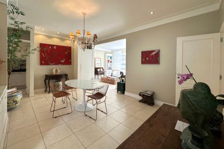 Apartamento à venda com 167m², 3 quartos e 1 vaga Apartamento à venda com 167m², 3 quartos e 1 vagaSala