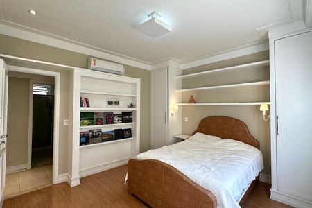 Apartamento à venda com 167m², 3 quartos e 1 vaga Apartamento à venda com 167m², 3 quartos e 1 vagaQuarto 2