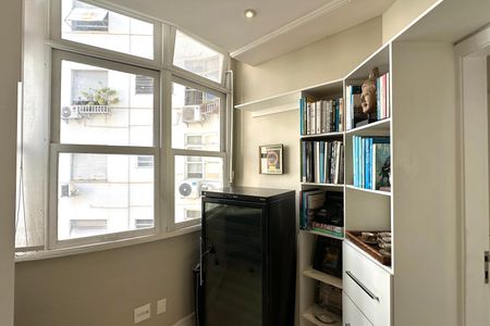 Apartamento à venda com 167m², 3 quartos e 1 vaga Apartamento à venda com 167m², 3 quartos e 1 vagaSala