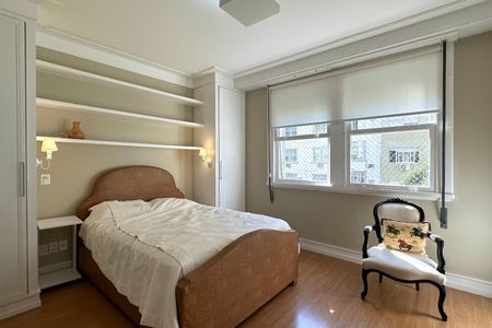 Apartamento à venda com 167m², 3 quartos e 1 vaga Apartamento à venda com 167m², 3 quartos e 1 vagaQuarto 2