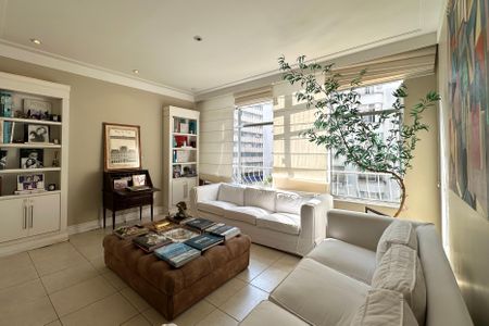 Apartamento à venda com 167m², 3 quartos e 1 vaga Apartamento à venda com 167m², 3 quartos e 1 vagaSala