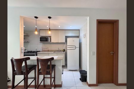 Apartamento à venda com 100m², 2 quartos e 2 vagasCozinha