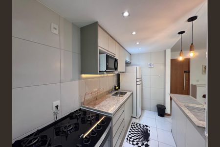 Apartamento à venda com 100m², 2 quartos e 2 vagasCozinha