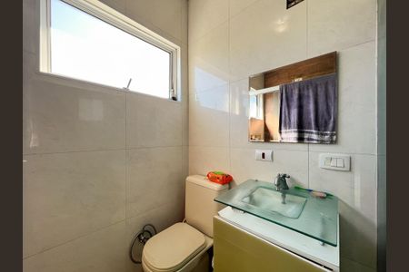 Casa de condomínio para alugar com 220m², 4 quartos e 4 vagas Casa de condomínio para alugar com 220m², 4 quartos e 4 vagasBanheiro da Suíte