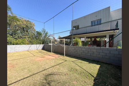 Casa de condomínio para alugar com 220m², 4 quartos e 4 vagas Casa de condomínio para alugar com 220m², 4 quartos e 4 vagasÁrea comum