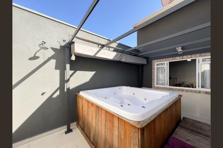 Casa de condomínio para alugar com 220m², 4 quartos e 4 vagas Casa de condomínio para alugar com 220m², 4 quartos e 4 vagasÁrea Externa