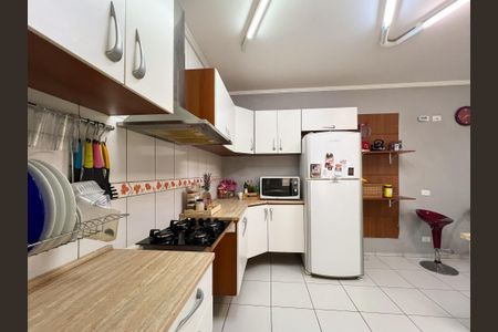 Casa de condomínio para alugar com 220m², 4 quartos e 4 vagas Casa de condomínio para alugar com 220m², 4 quartos e 4 vagasCozinha