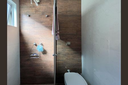 Casa de condomínio para alugar com 220m², 4 quartos e 4 vagas Casa de condomínio para alugar com 220m², 4 quartos e 4 vagasBanheiro Social