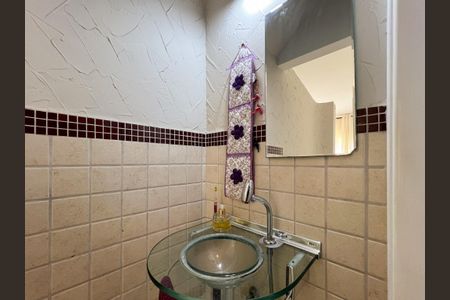 Casa de condomínio para alugar com 220m², 4 quartos e 4 vagas Casa de condomínio para alugar com 220m², 4 quartos e 4 vagasLavabo