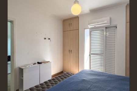 Casa de condomínio para alugar com 220m², 4 quartos e 4 vagas Casa de condomínio para alugar com 220m², 4 quartos e 4 vagasSuíte