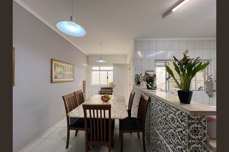 Casa de condomínio para alugar com 220m², 4 quartos e 4 vagas Casa de condomínio para alugar com 220m², 4 quartos e 4 vagasCozinha