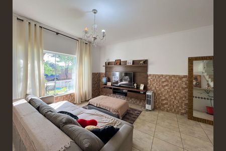 Casa de condomínio para alugar com 220m², 4 quartos e 4 vagas Casa de condomínio para alugar com 220m², 4 quartos e 4 vagasSala