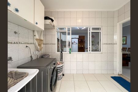 Casa de condomínio para alugar com 220m², 4 quartos e 4 vagas Casa de condomínio para alugar com 220m², 4 quartos e 4 vagasÁrea de Serviço