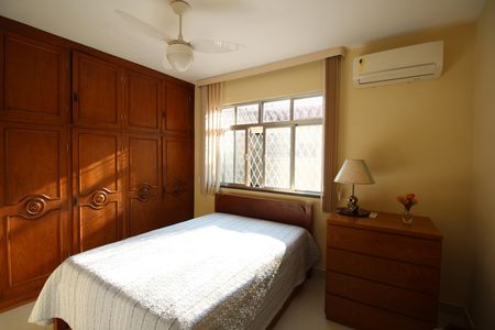 Casa à venda com 162m², 4 quartos e 2 vagasSuíte 2